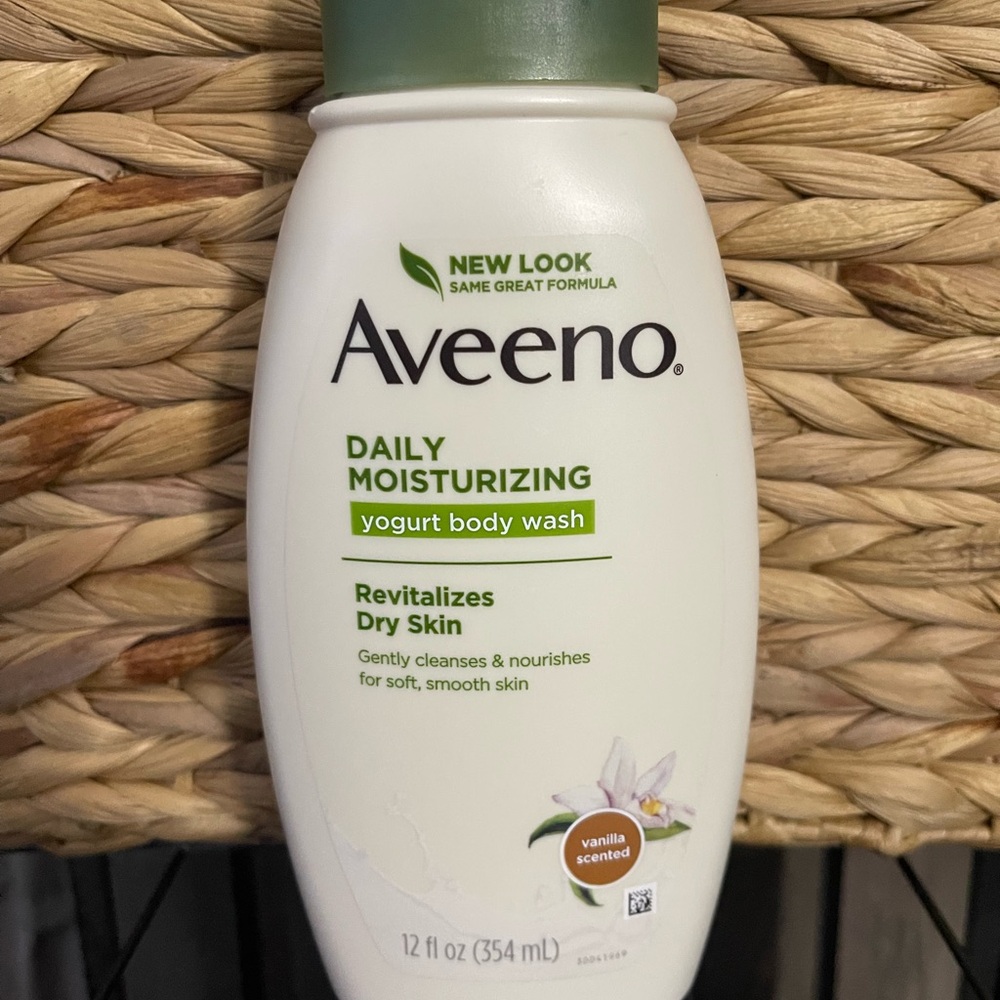 Aveeno Daily Moisturizing Yogurt Body Wash Vanilla